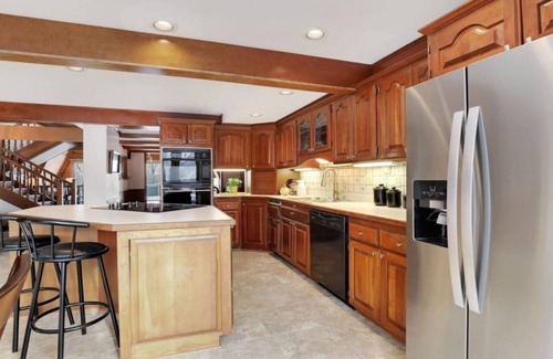 Lake Elmo House | Lakeshore home (lake Olson and Lake Demon. on the back yard)