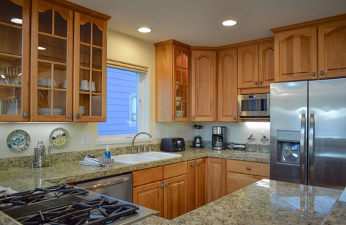 Homer Condo | Lakeshore Lodging Lodge 715