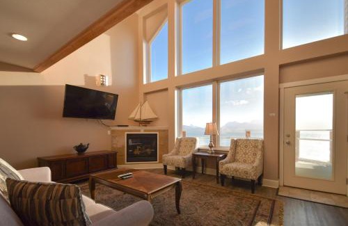 Homer House | Lakeshore Lodging Lodge 710