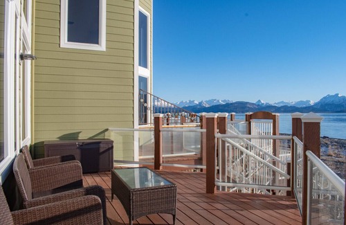 Homer Condo | Lakeshore Lodging Ocean Front Lodges