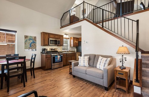 Dover Bay House | Lakeshore Retreat - 1 Bedroom and Loft 1 Bath Parkside Bungalow