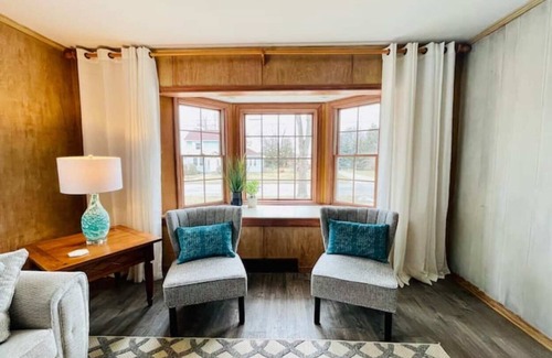 Nims House | Lakeshore Retreat: at the heart of it all