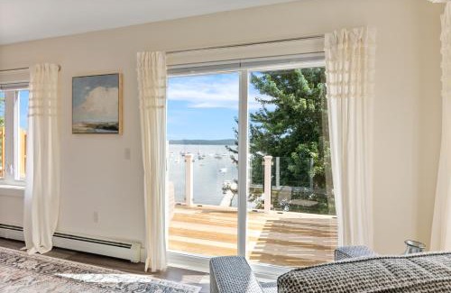 Malletts Bay Hotel | Lakeshore Vermont