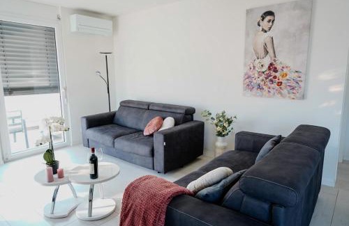 Paradiso Apartment | Lakeside Attic