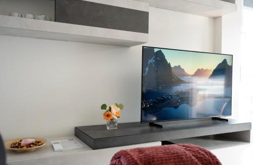 Paradiso Apartment | Lakeside Attic