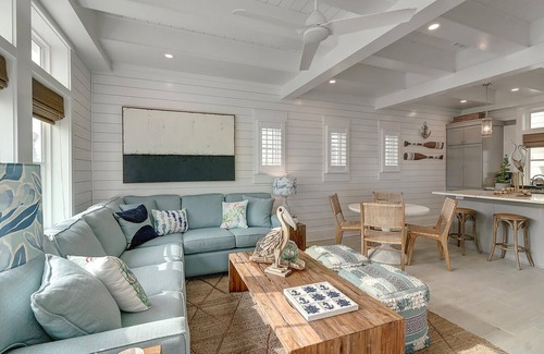 Port Aransas Cottage | Lakeside Beach Cottage @ Cinnamon Shore South W/Great Views & Amenities!
