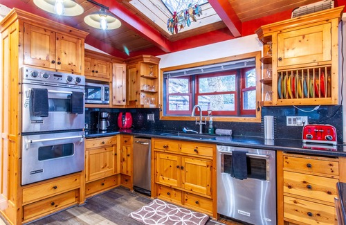 Oakhurst House | Lakeside Beauty Resort - Fishing, Pool/Spa, 6bdrm, near Yosemite