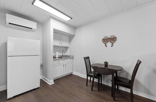 Indian Point Condo | Lakeside Comfort: Your Perfect Getaway!
