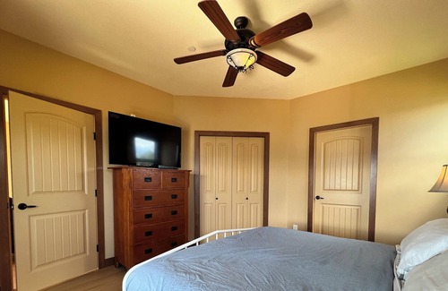 Central Okanagan Condo | Lakeside condo at Lake Okanagan Resort