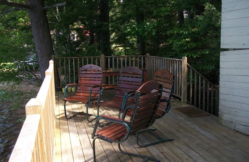 Fryeburg Cottage | Lakeside Cottage Facing White Mountains -