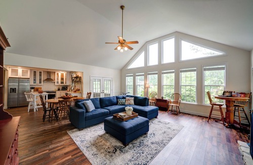 Jasper Cottage | Lakeside Country Cottage – Charming Waterfront 3 BDR w/Amazing Views!