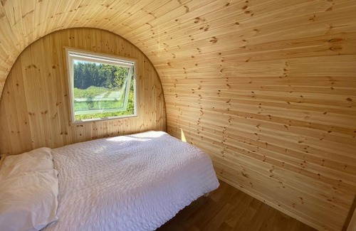 Longford Cabin | Lakeside Eco Pod
