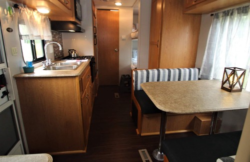 Waterford House | Lakeside Escape-Family Friendly Lake Getaway