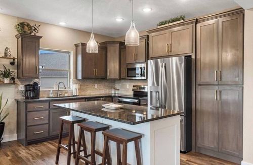 Hollister Cabin | Lakeside Escape w/Hot Tub + NEW Private Fire Pit