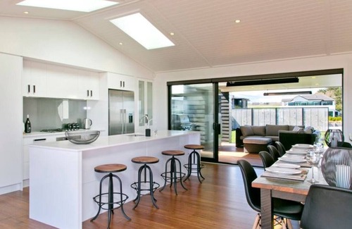 Rainbow Point House | Lakeside Estate Panoramic Lake and Mountain views