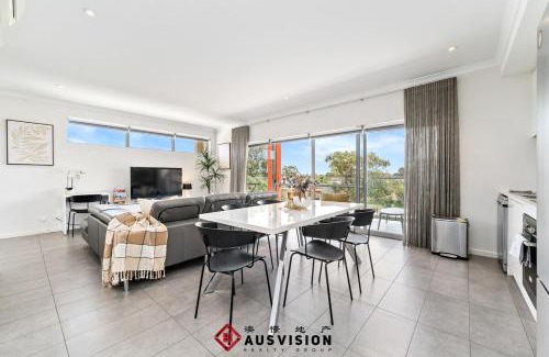 Cannington Apartment | Lakeside Executive Retreat near Westfield Shops