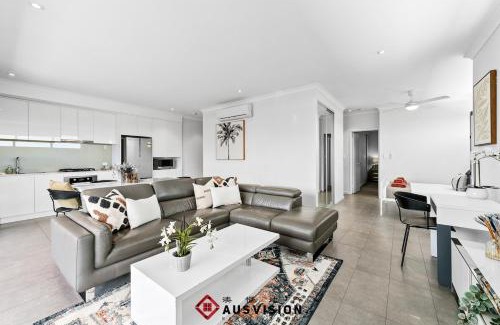 Cannington Apartment | Lakeside Executive Retreat near Westfield Shops
