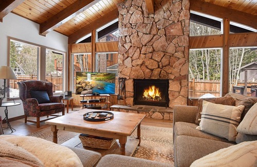 Tahoe Sierra Estates House | Lakeside Getaway | Mountain Retreat