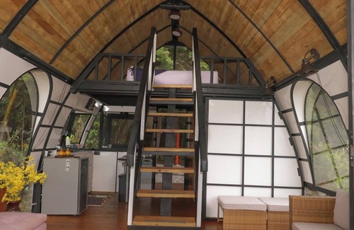 Guarne Cottage | Lakeside Glamping With View, Fire Pit & Hammock