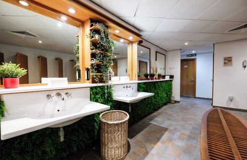 Lakeside Hotel | Lakeside Hotel & Spa