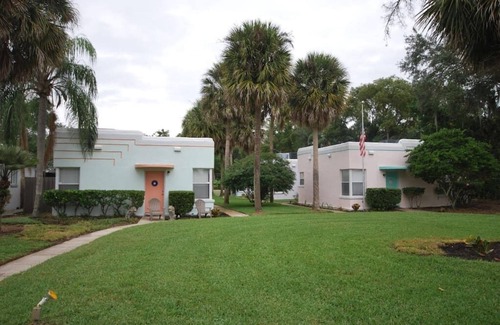 Lake Davis - Greenwood Cottage | Lakeside - Lake Davis Art Deco Cottage 5C