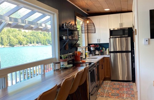 Port Angeles House | Lakeside Living with HotTub, Kayaks, Paddleboard; close to Olympic National Park