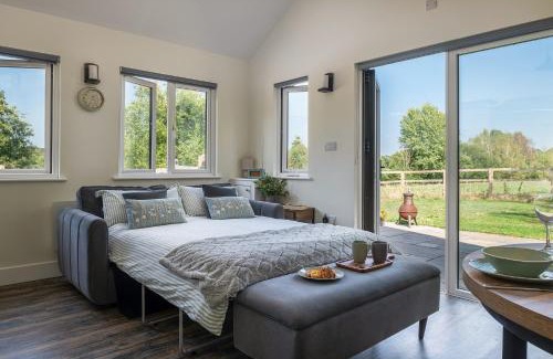 Eastleigh House | Lakeside Lodge