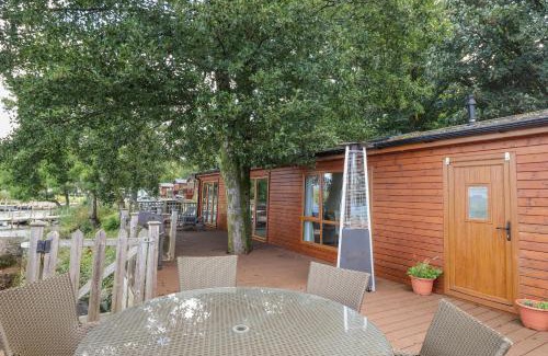 Bowness-on-Windermere House | Lakeside Lodge