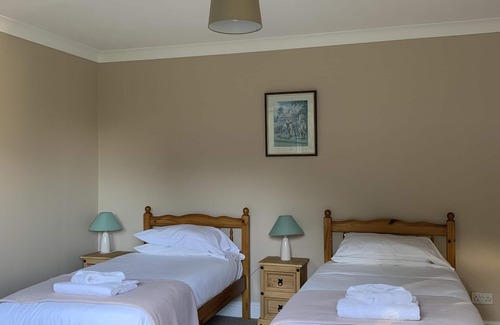 Huntingdon Hotel | Lakeside Lodge Golf and Country Club