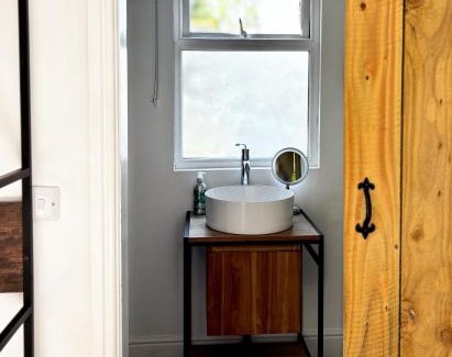 Pershore Cabin | Lakeside Lodge- 'Lapwing'