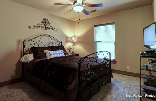 Rogers House | Lakeside Lodge - On Beaver Lake