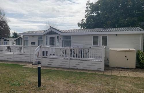 Clacton-on-Sea House | Lakeside Lodge Valencia 2 bedroom