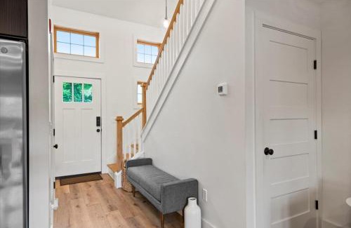 Lake George House | Lakeside Lodging