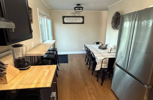 Laconia House | Lakeside Oasis 2 ~Two minutes to Lake OpecheenCharming 4bedroom house in Laconia