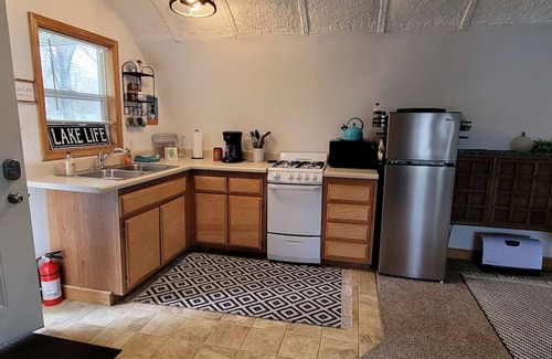 Paw Paw Cottage | Lakeside Quonset Hut, Cozy And Romantic