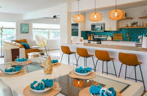 Largo Villa | Lakeside Retreat-4plex Sleeps 20
