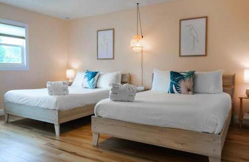 Largo Villa | Lakeside Retreat-4plex Sleeps 20