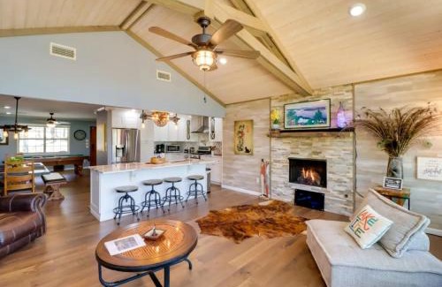 Higden House | Lakeside Retreat on 10 Secluded Acres