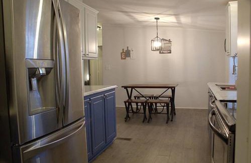 Quitman House | Lakeside Retreat