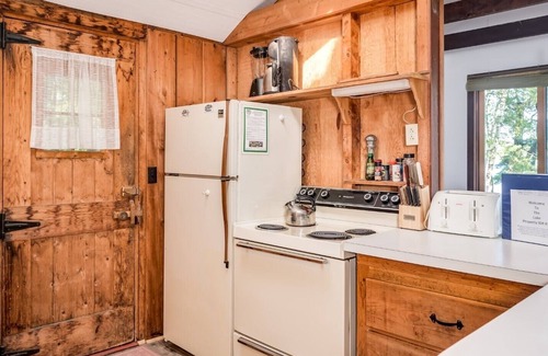 Moultonborough Cabin | Lakeside rustic cabin sleeps 6 on Lake Kanasatka