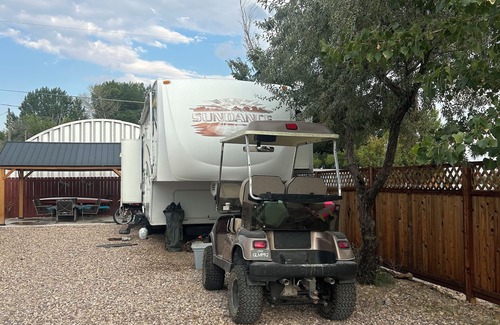 Delta RV Rental | Lakeside RV or RV hookups – Private Beach Access – Long-Term Welcome