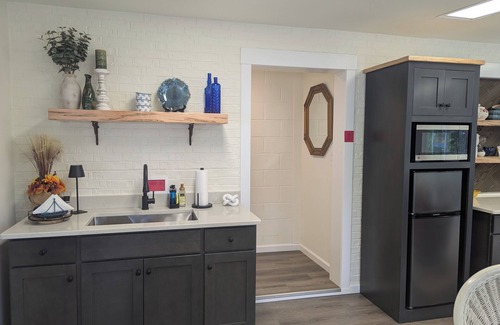 Reidsville Apartment | Lakeside Serenity directly on Lake Reidsville