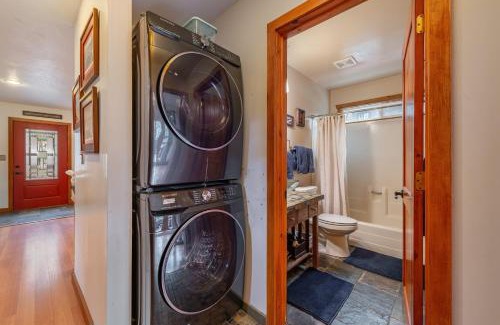 Brockway House | Lakeside Serenity Retreat