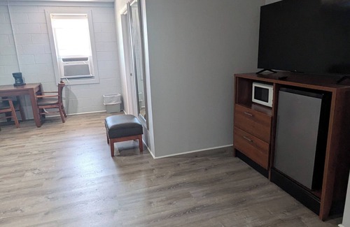 Mooresburg Apartment | Lakeside Studio Apartment