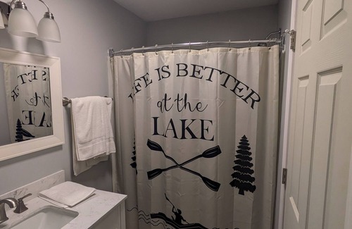 Mooresburg Apartment | Lakeside Studio Apartment