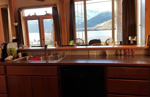 East Wenatchee House | Lakeside Timber Frame Home on Columbia River,Lake Entiat
