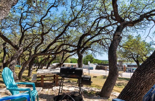 Volente Cabin | LakeTravis Bungalow 1