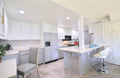 Corona Villa | LAKEVIEW +30mins to Disneyland +Los Angles +4rooms