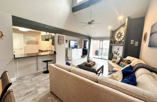Osage Beach Condo | Lakeview Condo w/Dock/Pool/Hottub/Sauna-Sleeps 8