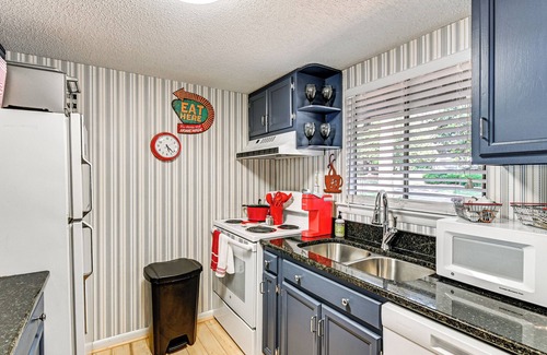 Pinehurst Condo | Lakeview Condo w/Resort Pool: 2 Miles to Golf!